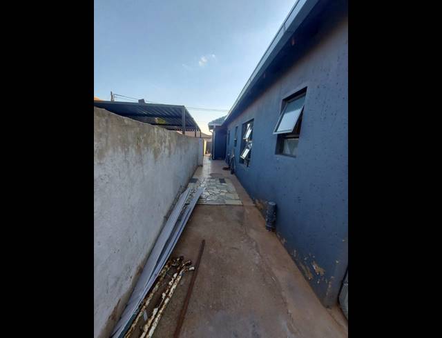 3 BEDROOM HOUSE FOR SALE IN PROTEA GLEN